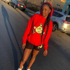 Meet your Posher, Amyia